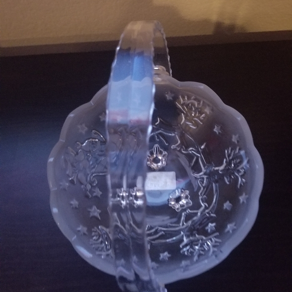 Mikasa Handled Basket - Picture 3 of 6